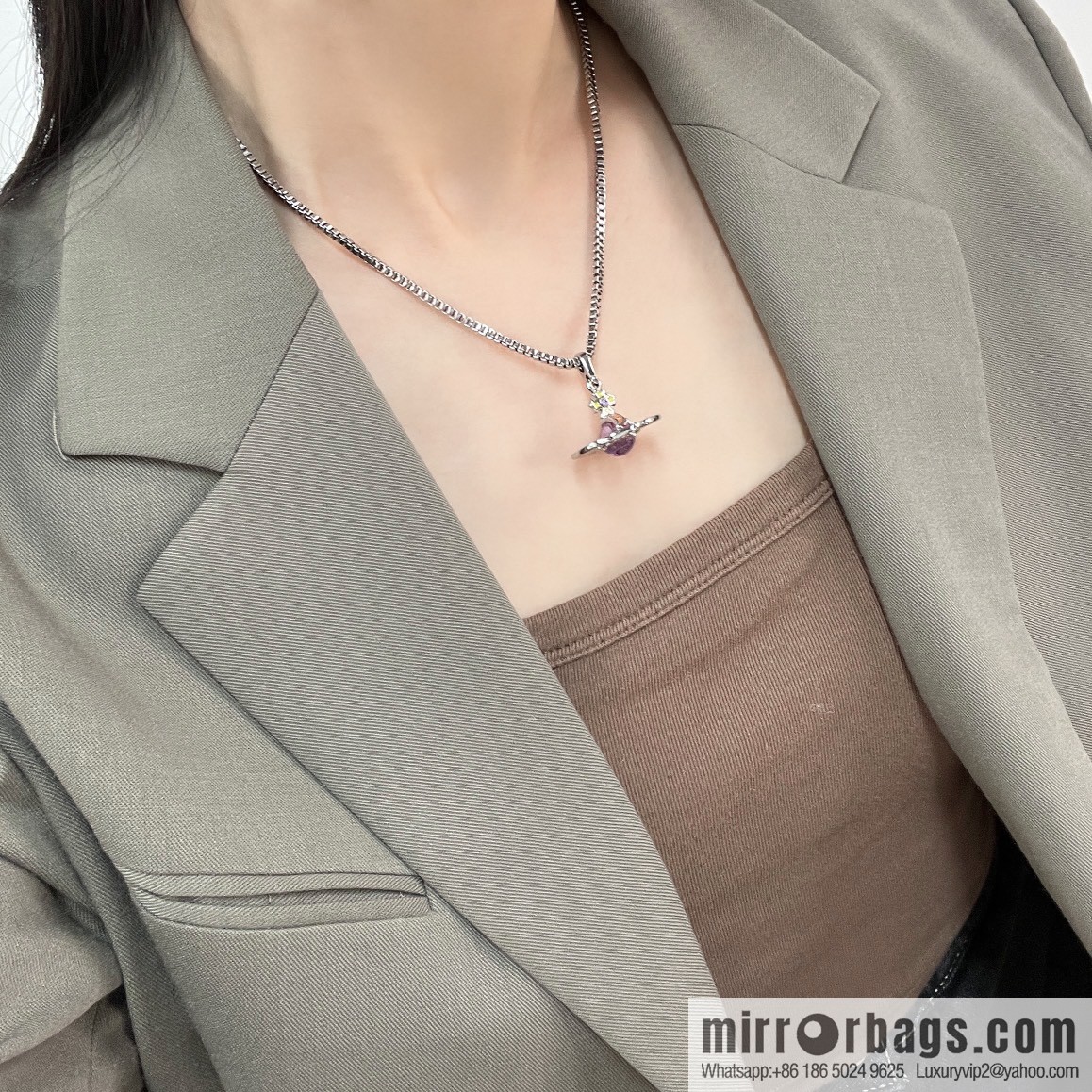 New ☑️ Vivienne Westwood pink Saturn necklace
