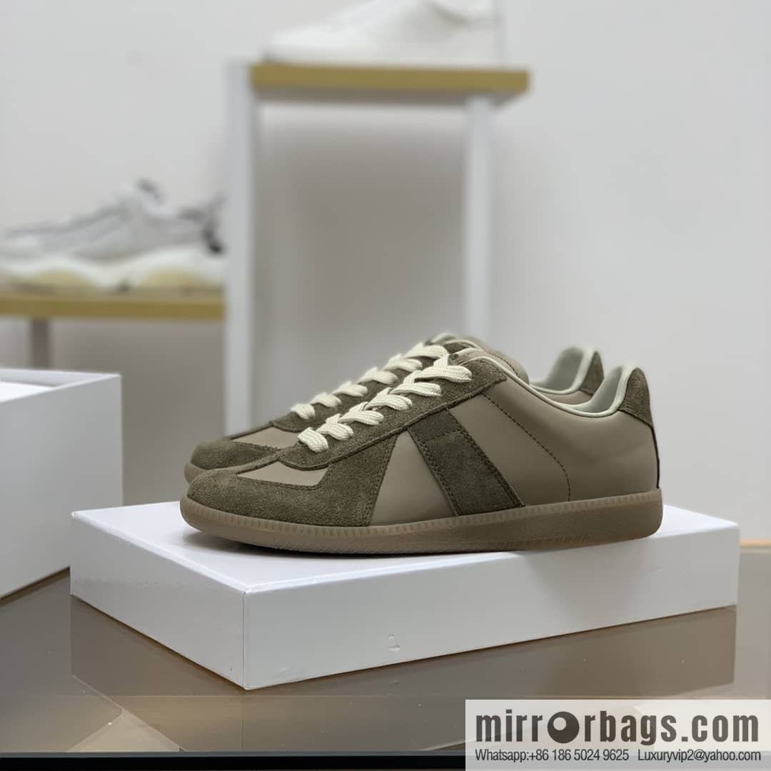 𝐌𝐚𝐢𝐬𝐨𝐧𝐌𝐚𝐫𝐠𝐢𝐞𝐥𝐚 in brown leather (fabric) and nubuck Unisex shoes