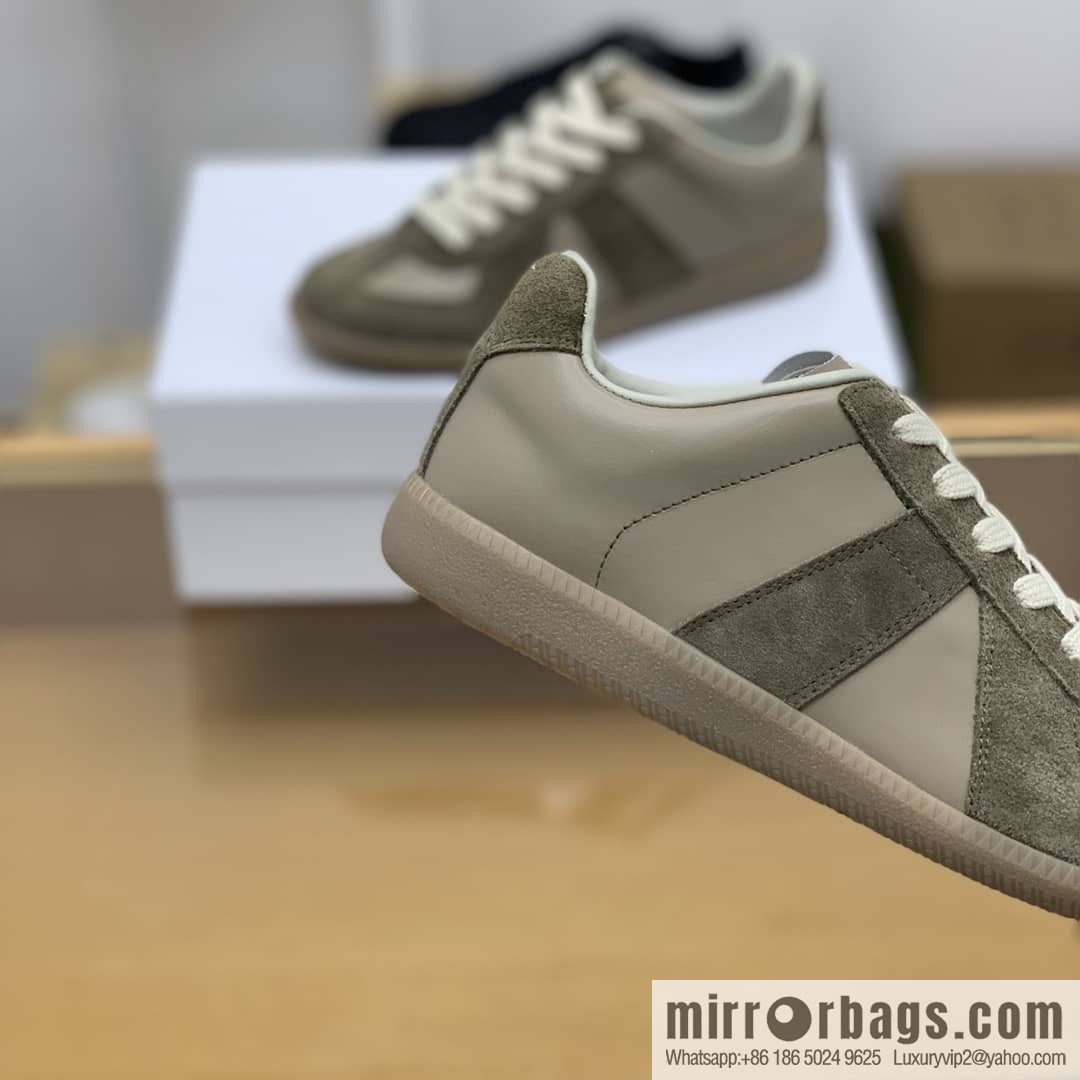 𝐌𝐚𝐢𝐬𝐨𝐧𝐌𝐚𝐫𝐠𝐢𝐞𝐥𝐚 in brown leather (fabric) and nubuck Unisex shoes