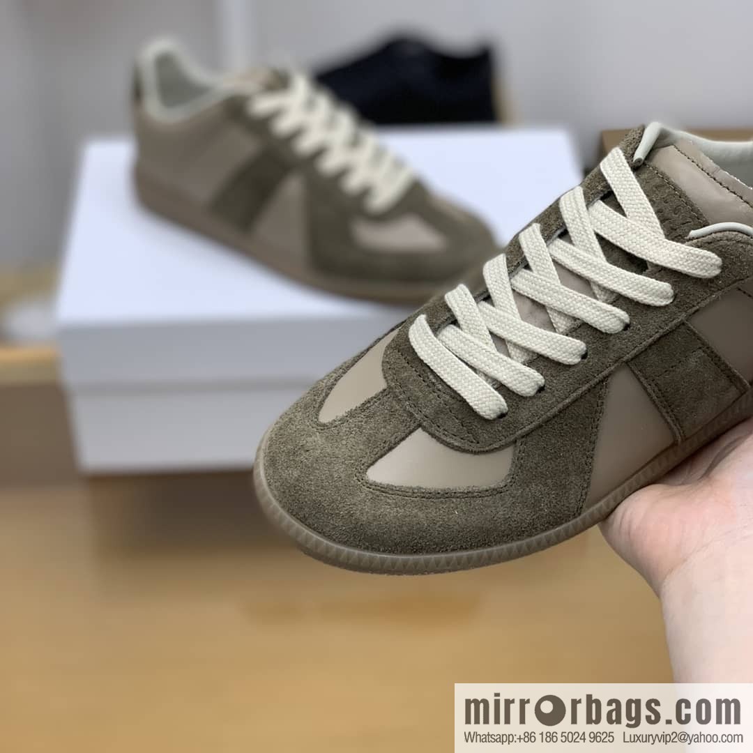 𝐌𝐚𝐢𝐬𝐨𝐧𝐌𝐚𝐫𝐠𝐢𝐞𝐥𝐚 in brown leather (fabric) and nubuck Unisex shoes