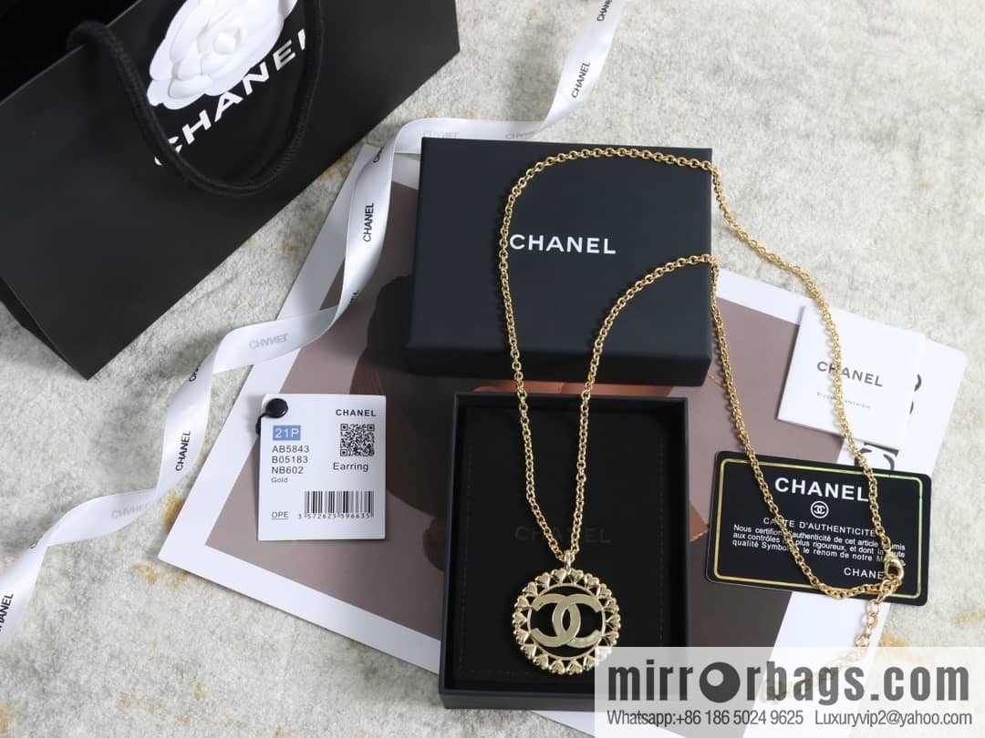 New ☑️ Chanel double c gold peach heart love round long necklace