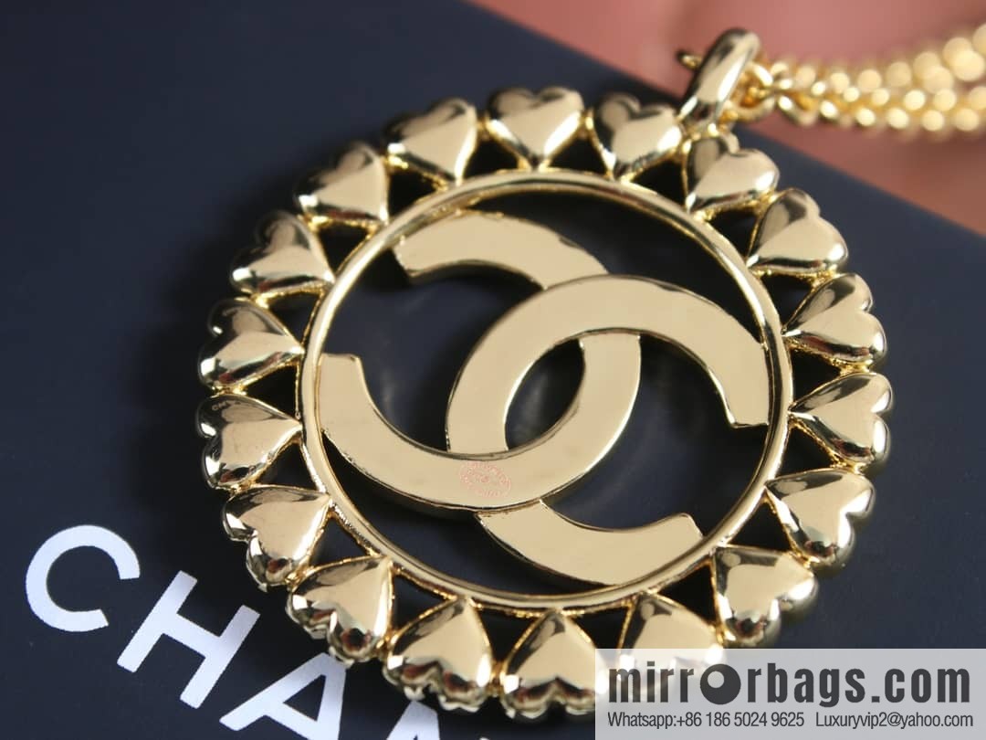 New ☑️ Chanel double c gold peach heart love round long necklace