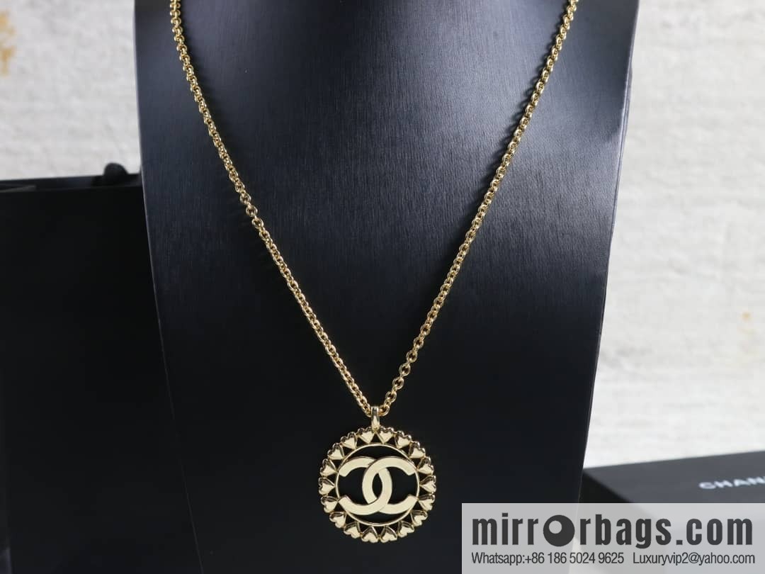 New ☑️ Chanel double c gold peach heart love round long necklace