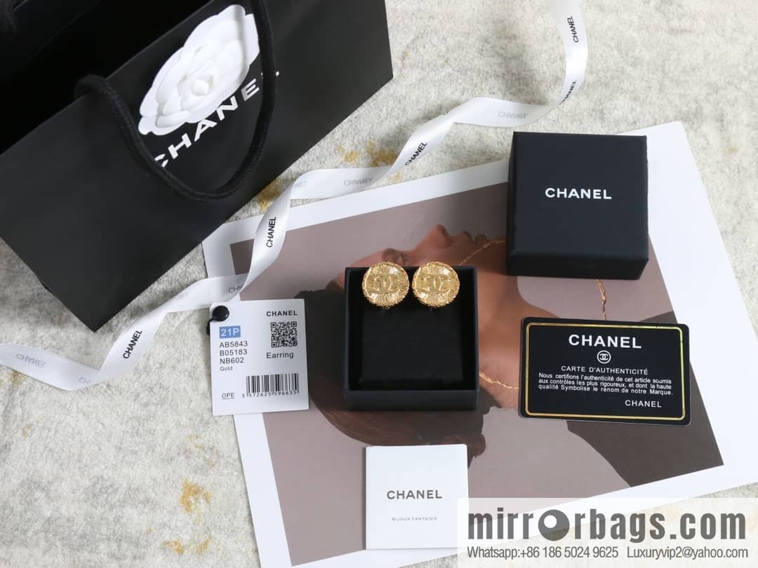 New ☑️ Chanel double c gold medieval round earrings