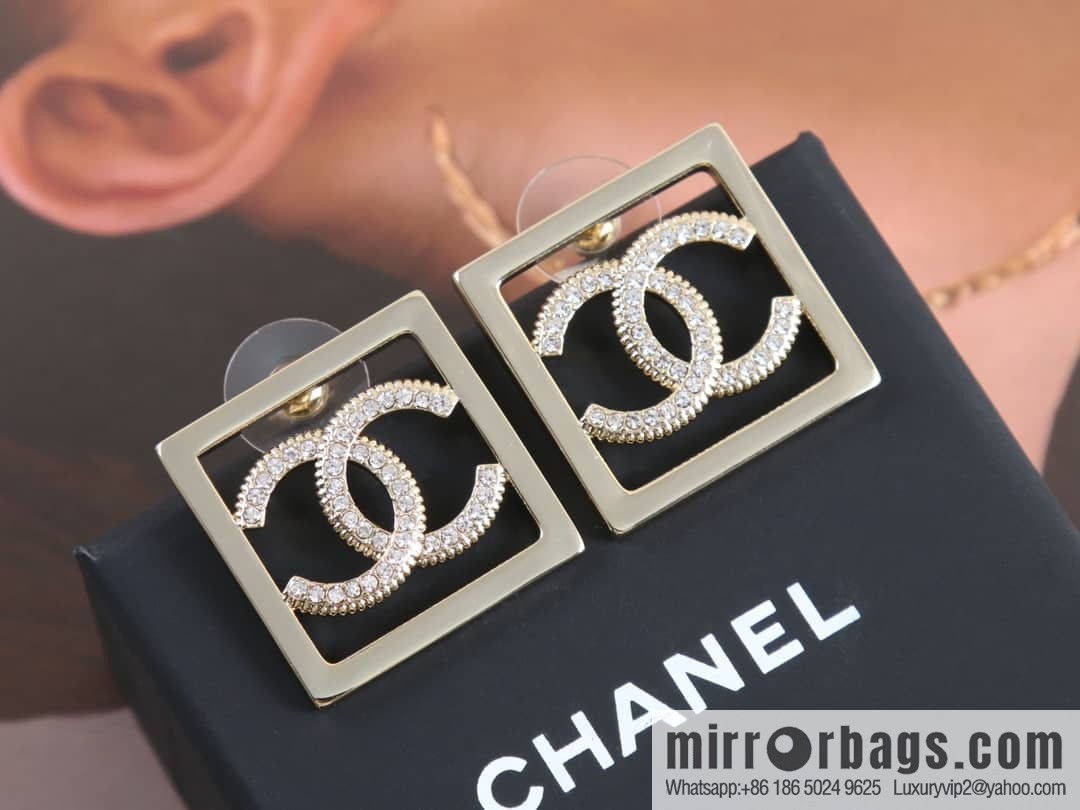 New ☑️ Chanel double c square hollow stud earrings