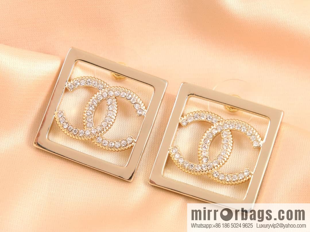 New ☑️ Chanel double c square hollow stud earrings