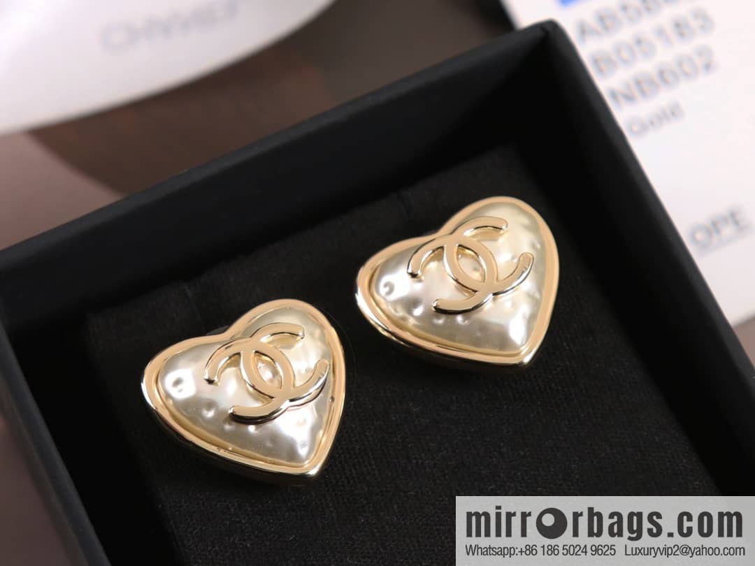 New ☑️ Chanel double c love peach heart stud earrings