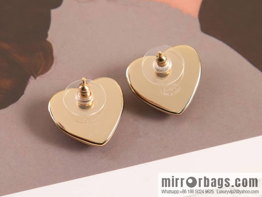 New ☑️ Chanel double c love peach heart stud earrings