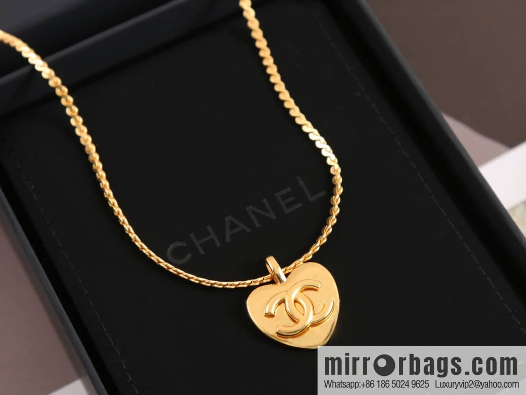 New ☑️ Chanel gold double c love peach heart necklace