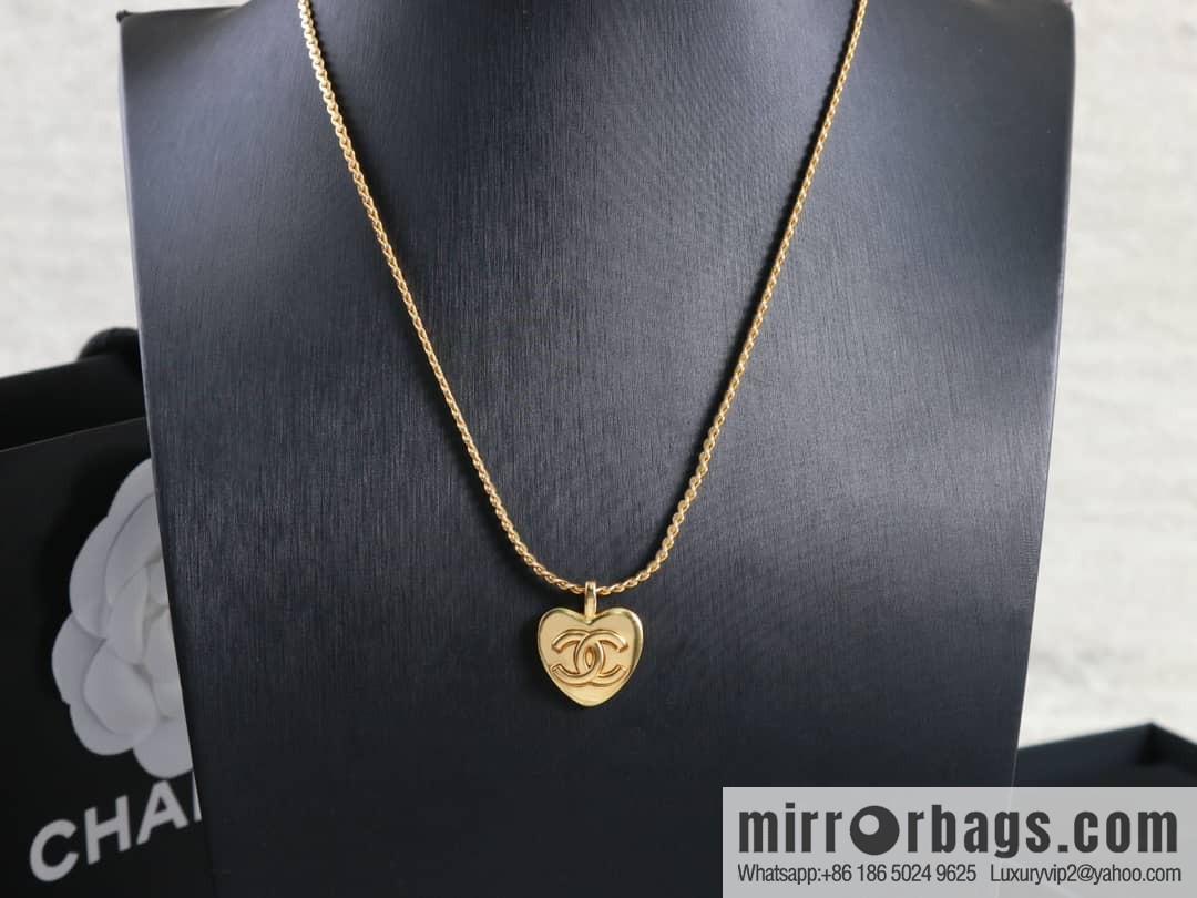 New ☑️ Chanel gold double c love peach heart necklace