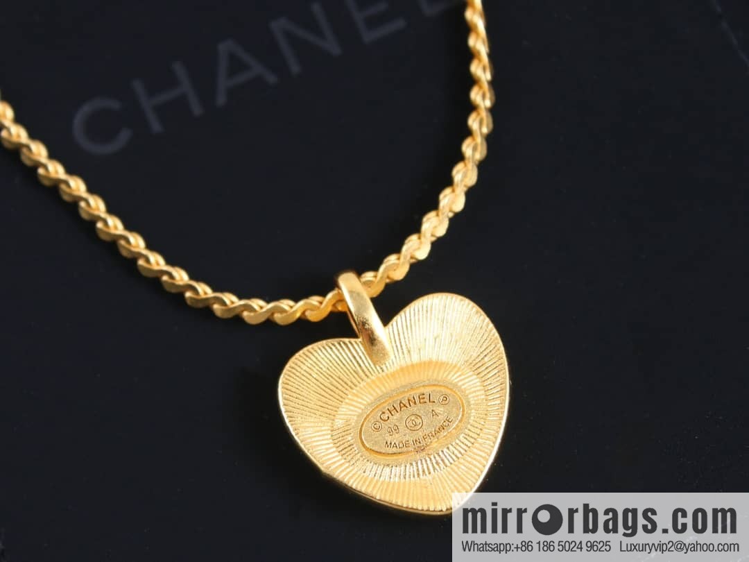 New ☑️ Chanel gold double c love peach heart necklace