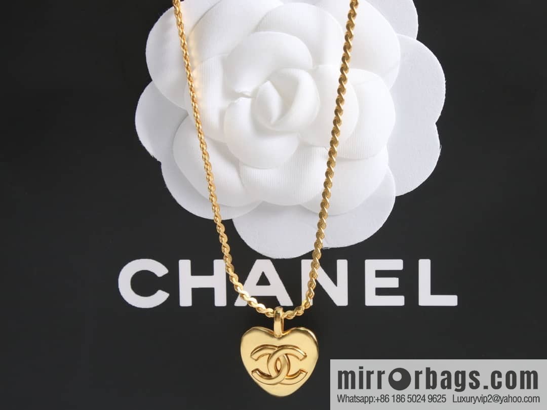 New ☑️ Chanel gold double c love peach heart necklace