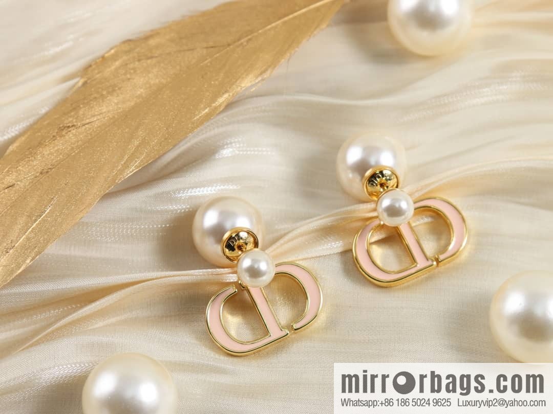 New ☑️ Dior size pearl CD stud earrings