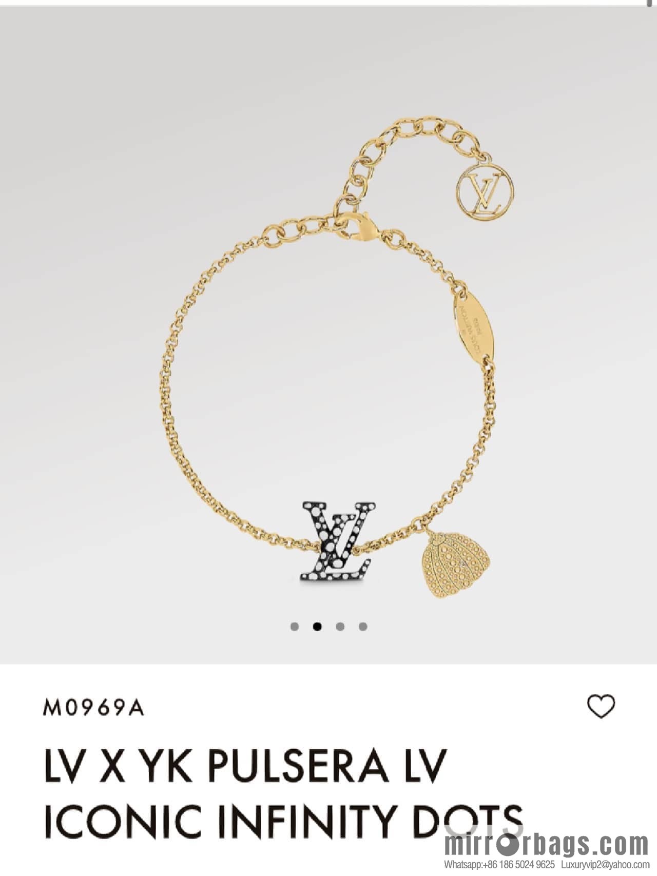 Louis Vuitton Louis Vuitton floral letter LV necklace
