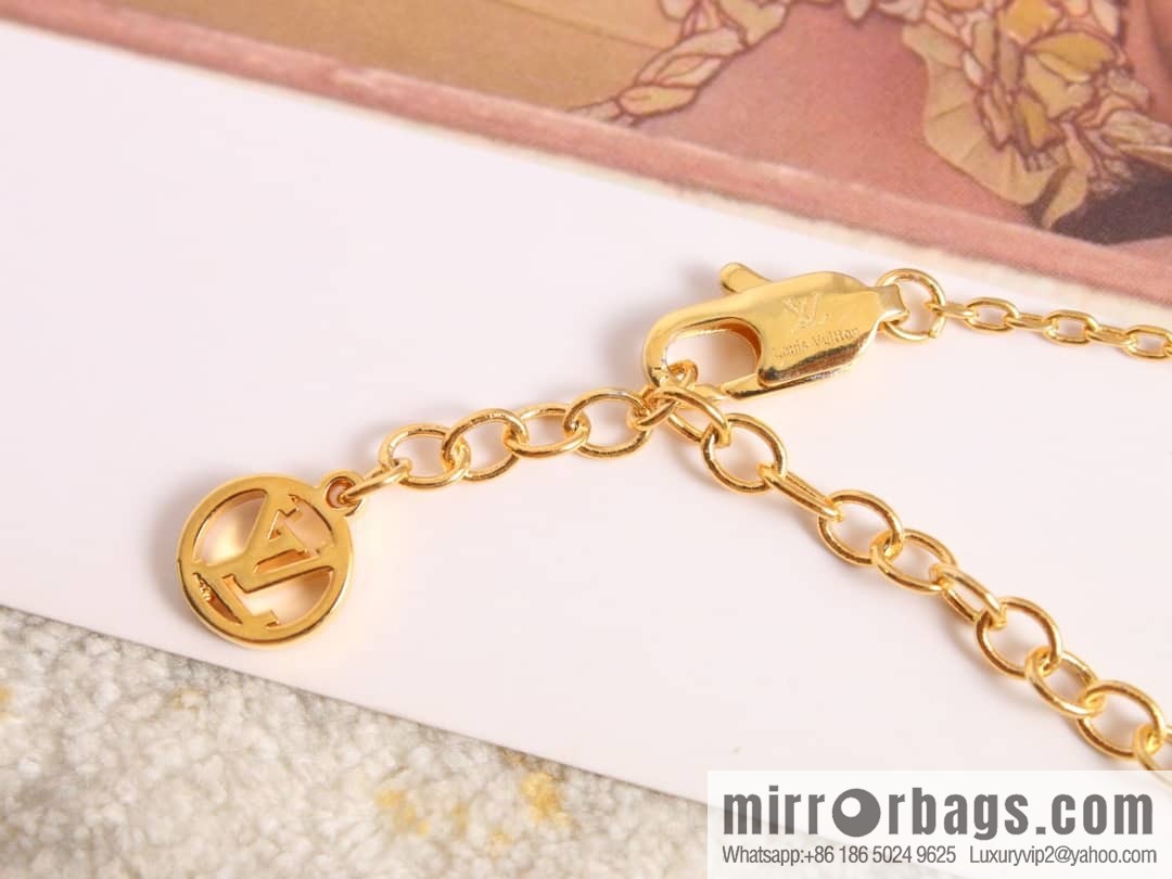 Louis Vuitton Louis Vuitton LV letter round necklace