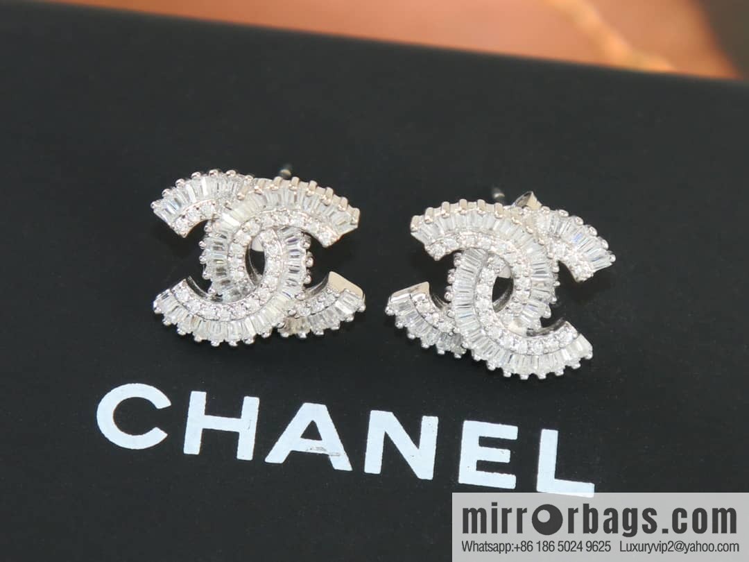 New ☑️ Chanel c1 double c silver square diamond stud earrings