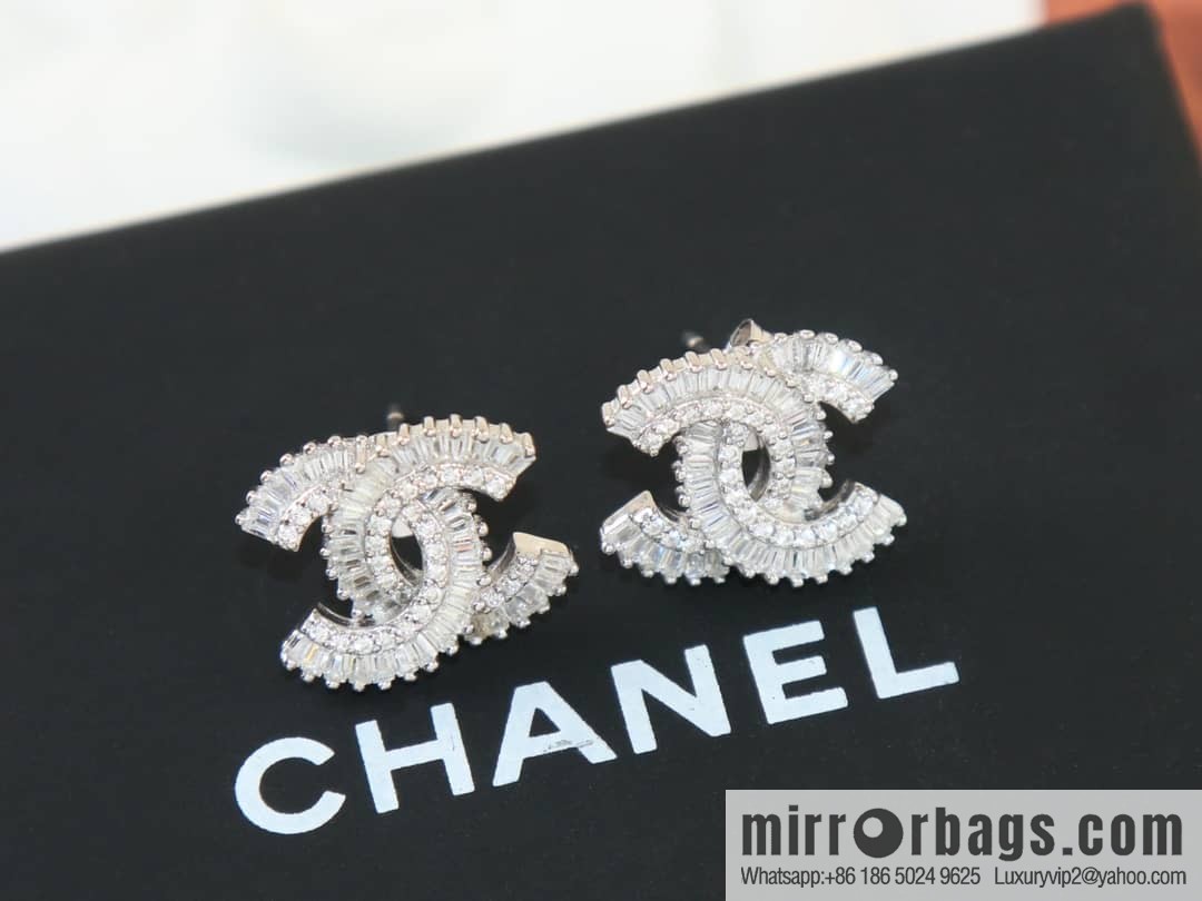 New ☑️ Chanel c1 double c silver square diamond stud earrings