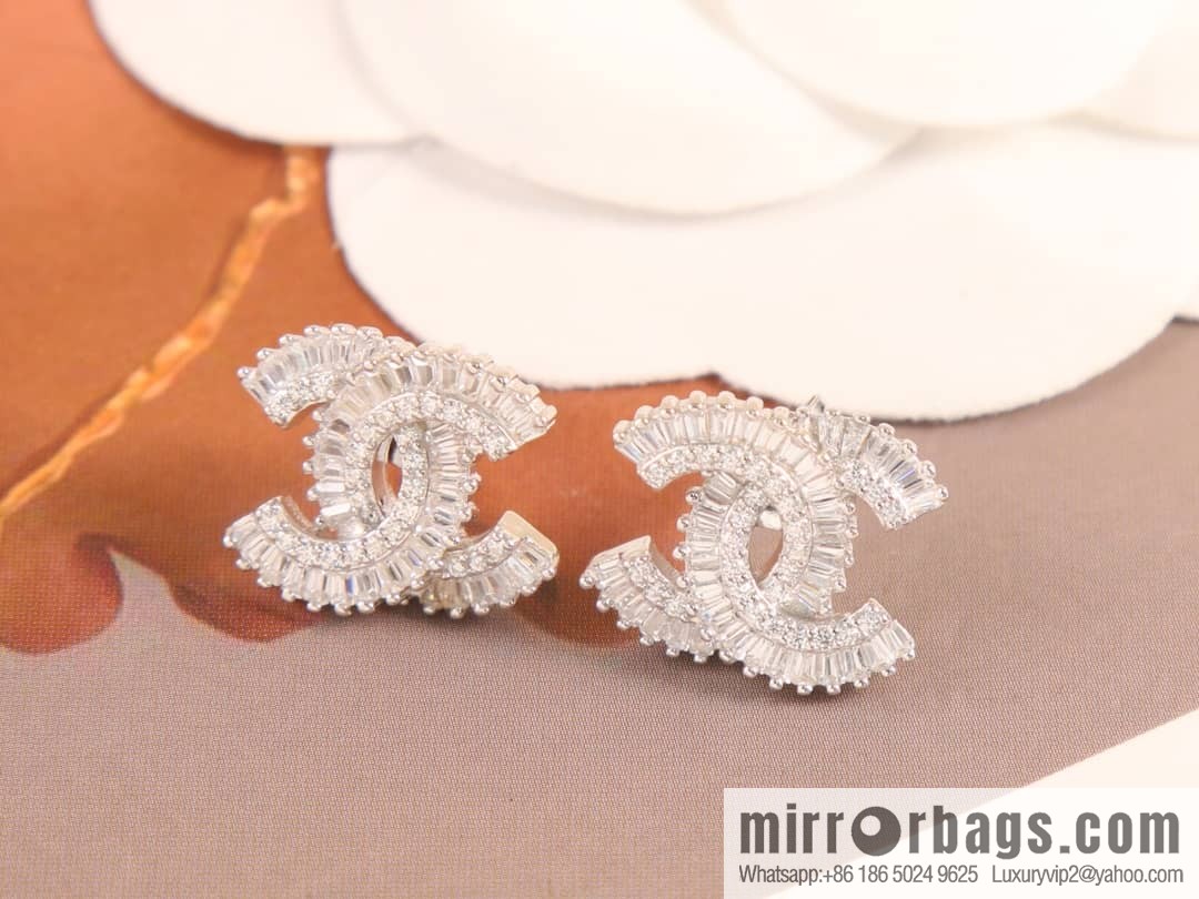 New ☑️ Chanel c1 double c silver square diamond stud earrings