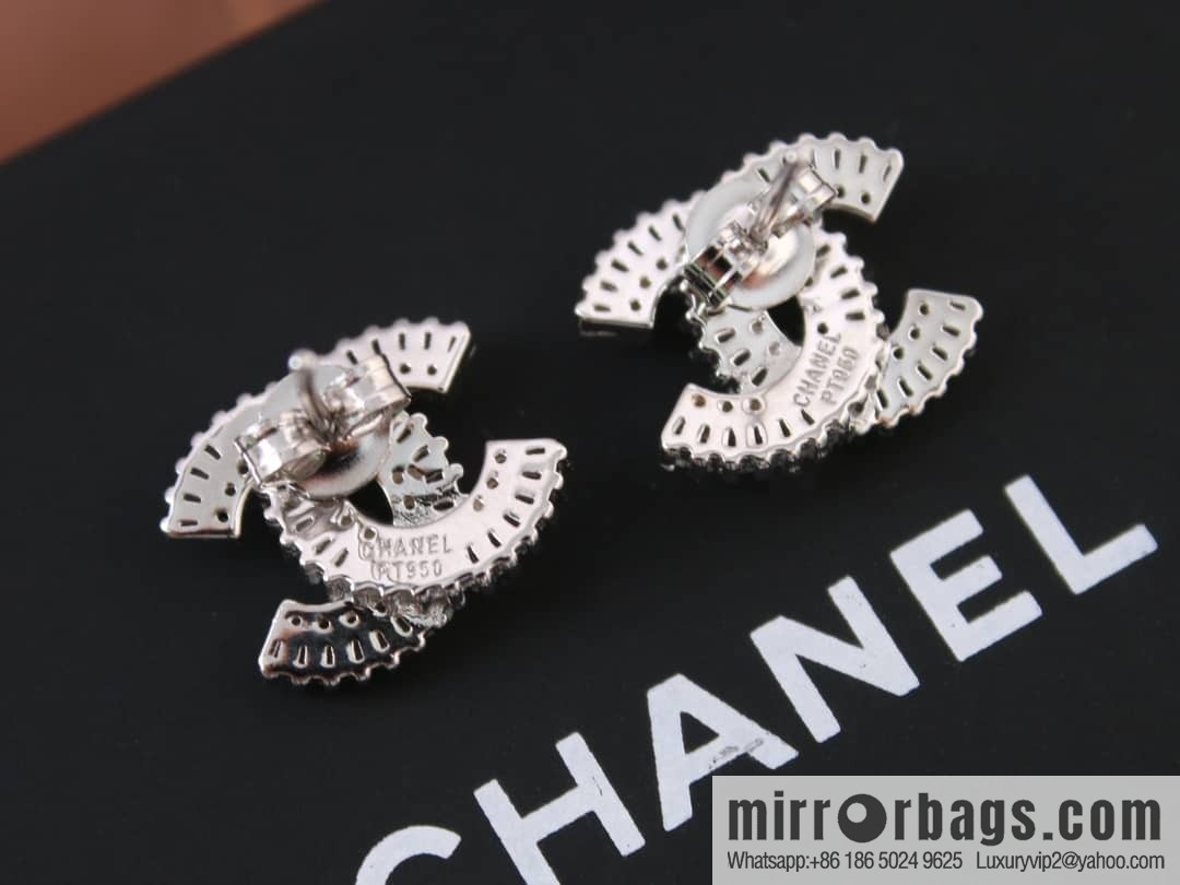 New ☑️ Chanel c1 double c silver square diamond stud earrings