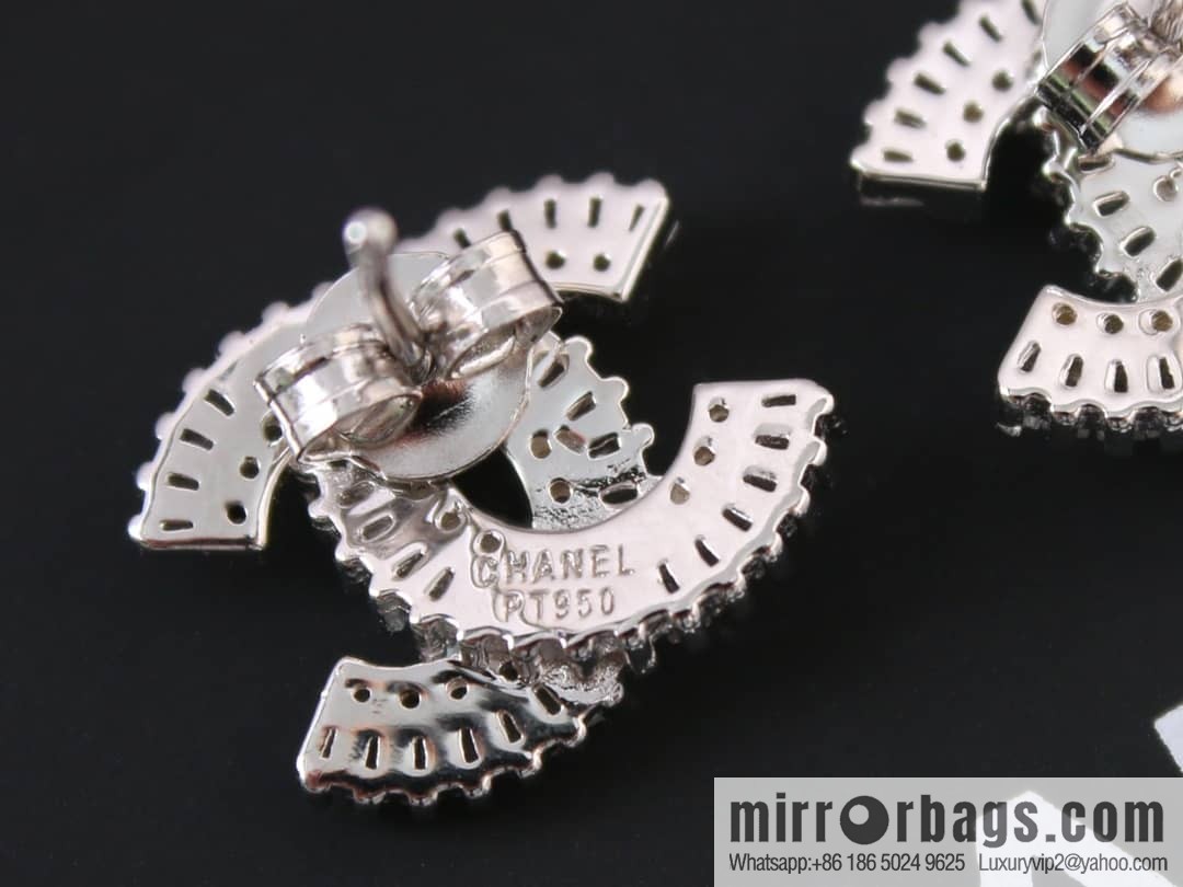 New ☑️ Chanel c1 double c silver square diamond stud earrings