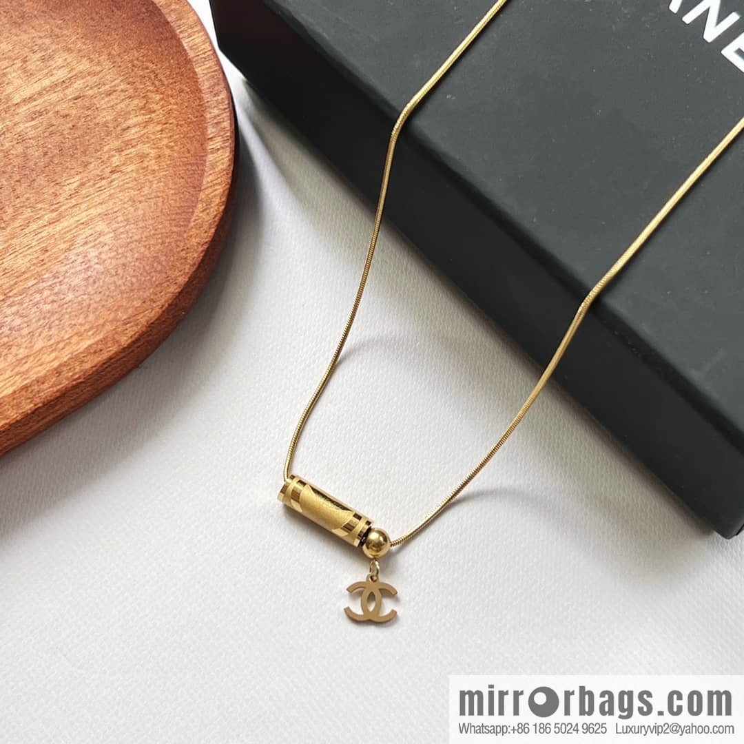 New ☑️ Chanel gold cylinder double c necklace