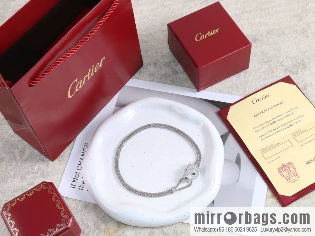 Cartier PANTHÜRE DECARTIER Jungle series full of diamonds leopard necklace