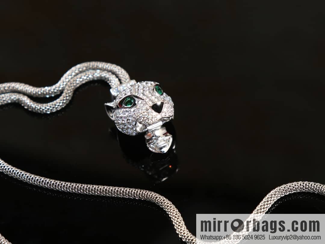 Cartier PANTHÜRE DECARTIER Jungle series full of diamonds leopard necklace