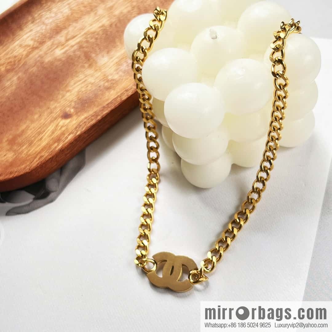 New ☑️ Chanel gold double c necklace