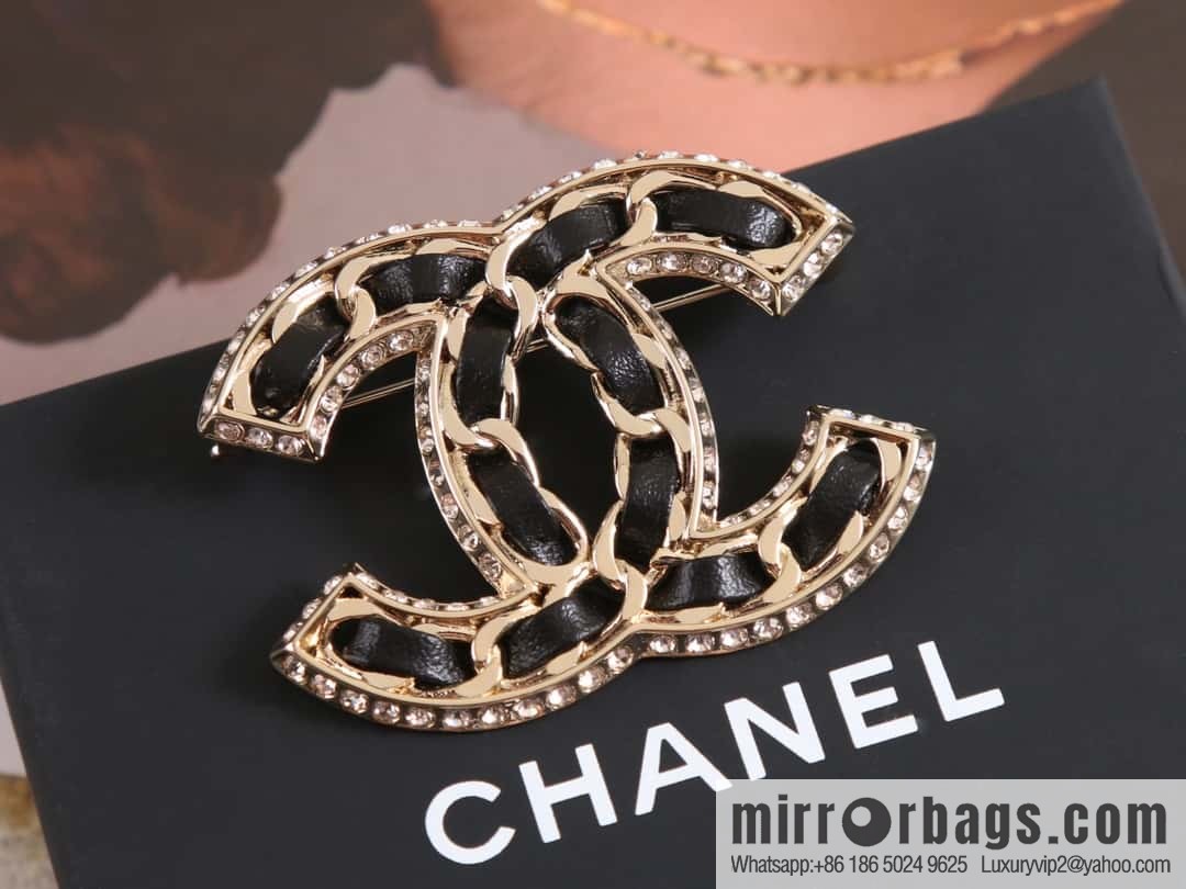 New ☑️ Chanel double c black leather rope with drill brooch