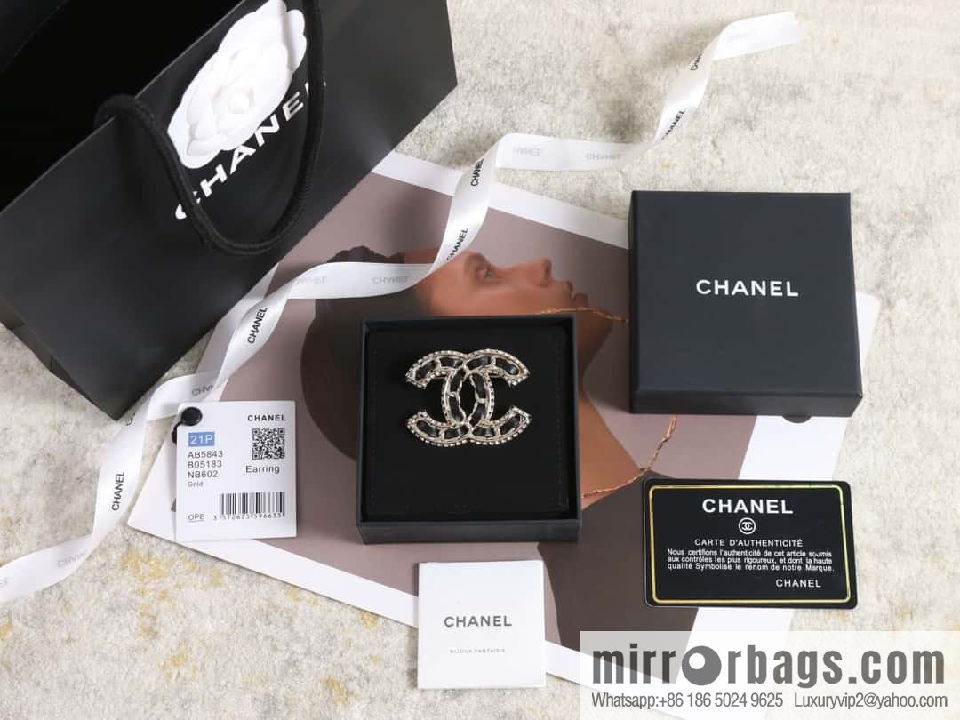 New ☑️ Chanel double c black leather rope with drill brooch