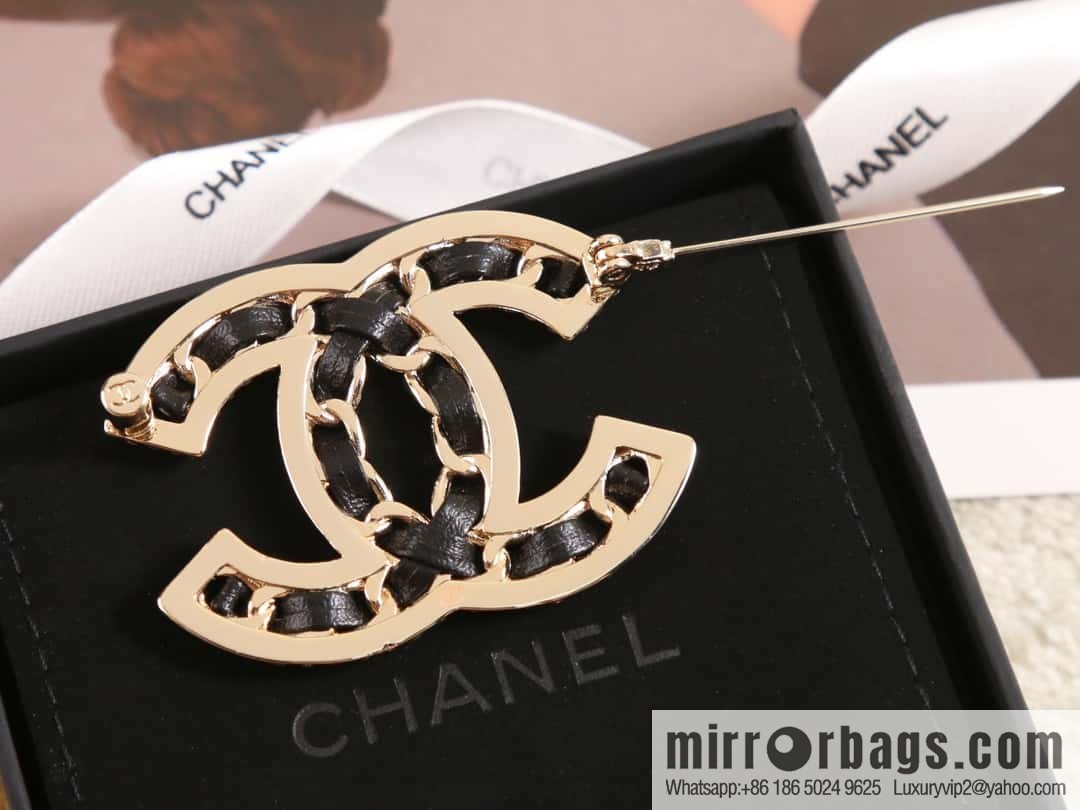 New ☑️ Chanel double c black leather rope with drill brooch