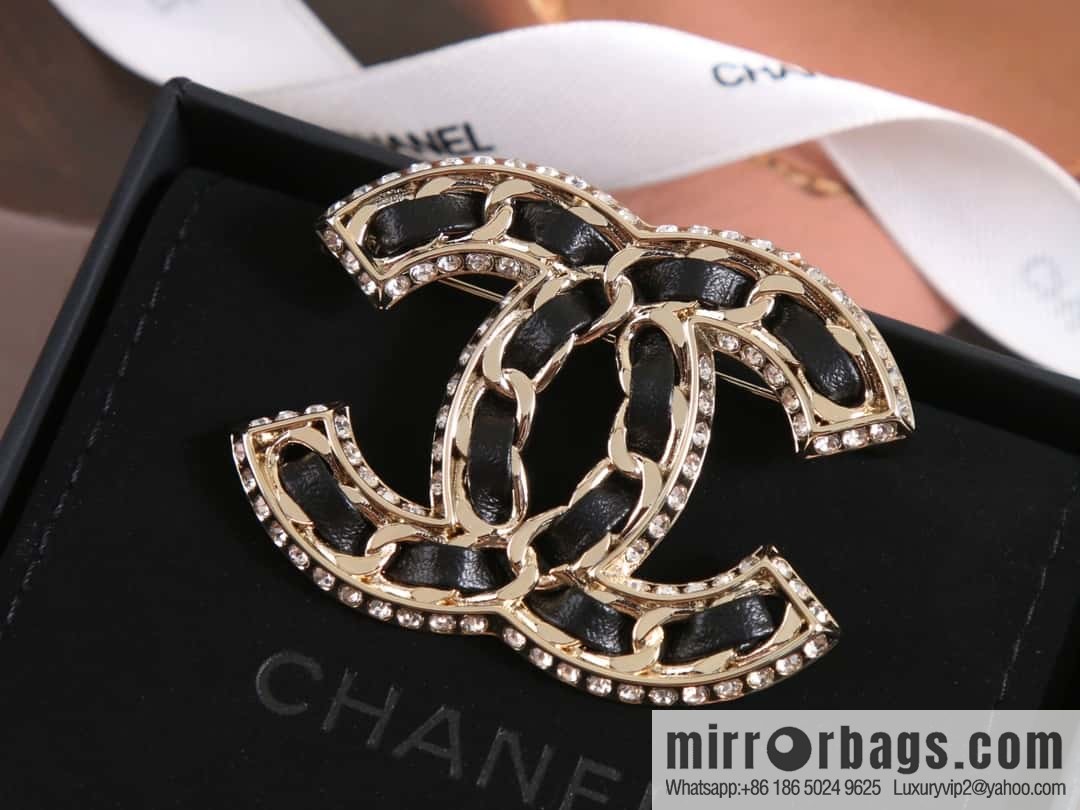 New ☑️ Chanel double c black leather rope with drill brooch