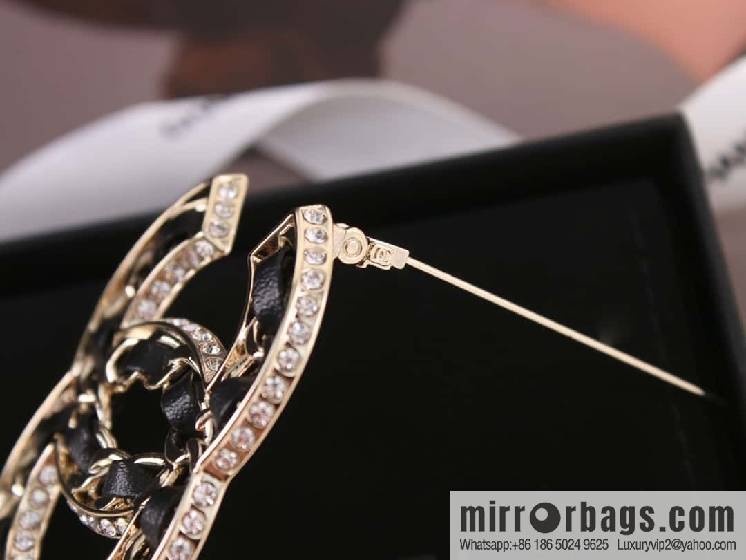 New ☑️ Chanel double c black leather rope with drill brooch