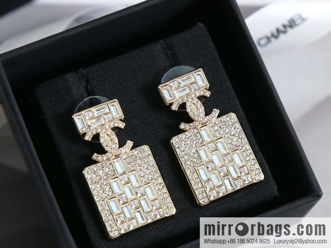 New ☑️ Chanel double c full diamond perfume bottle necklace