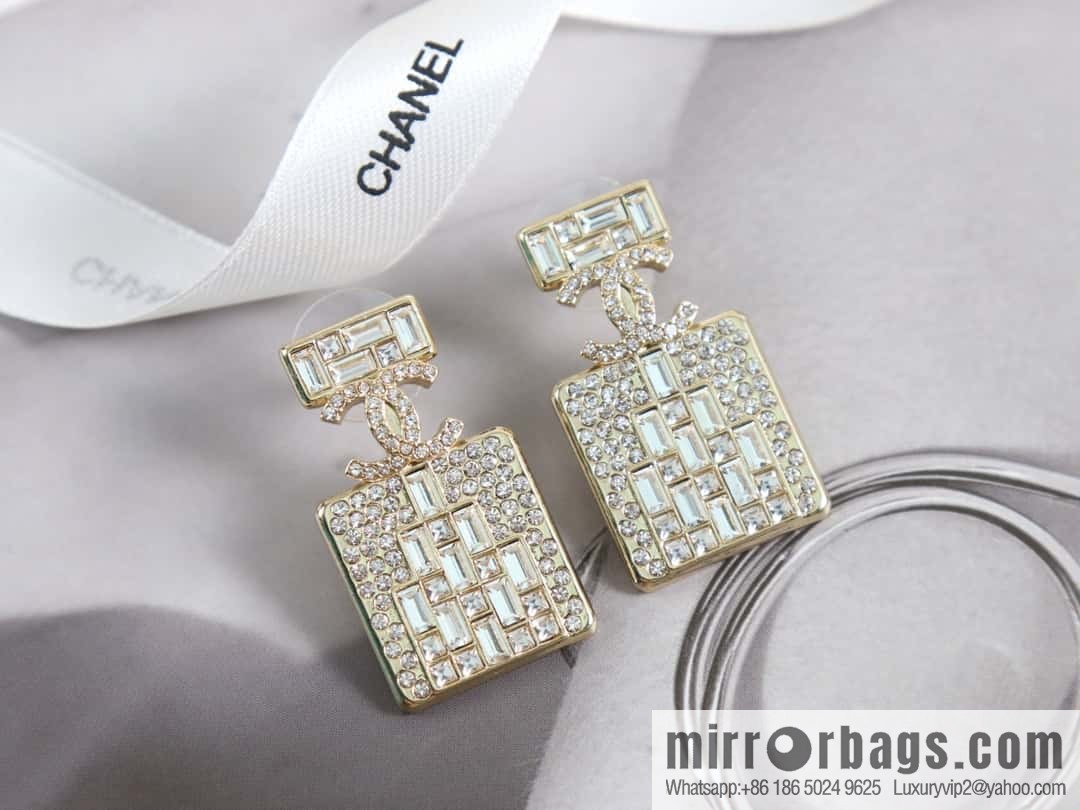 New ☑️ Chanel double c full diamond perfume bottle necklace