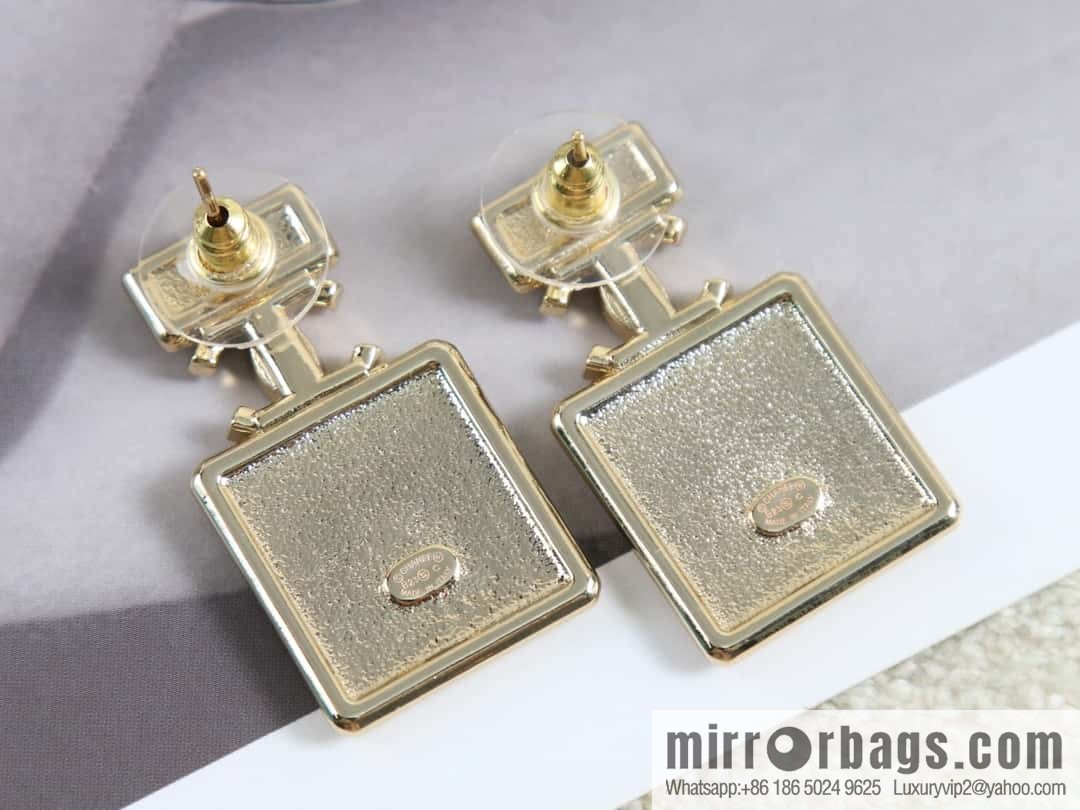 New ☑️ Chanel double c full diamond perfume bottle necklace