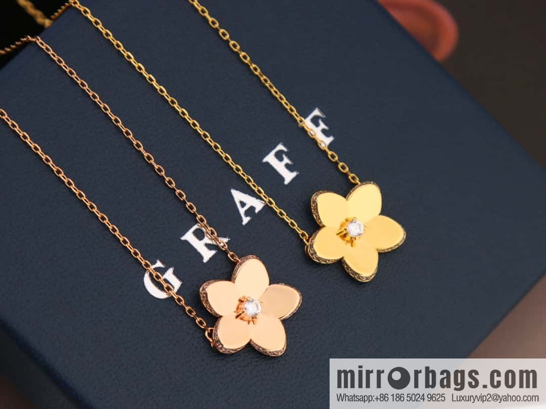 GRAFF flower necklace with diamonds