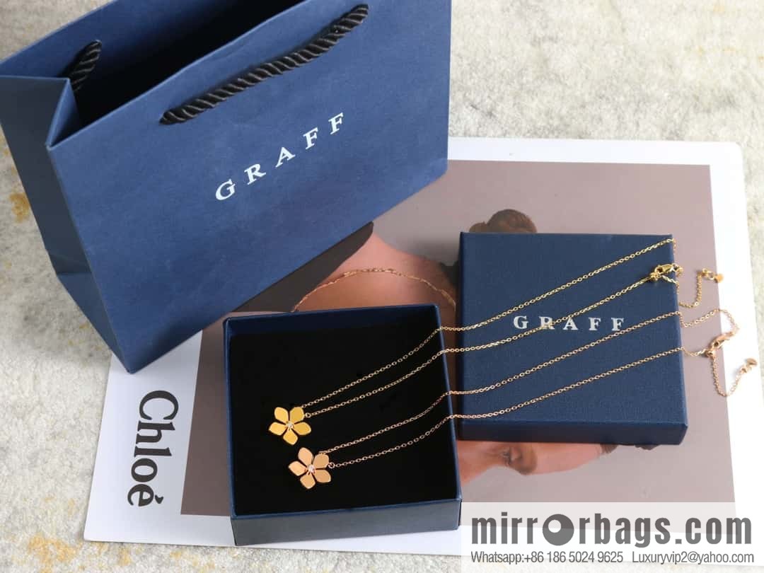 GRAFF Glossy flower necklace