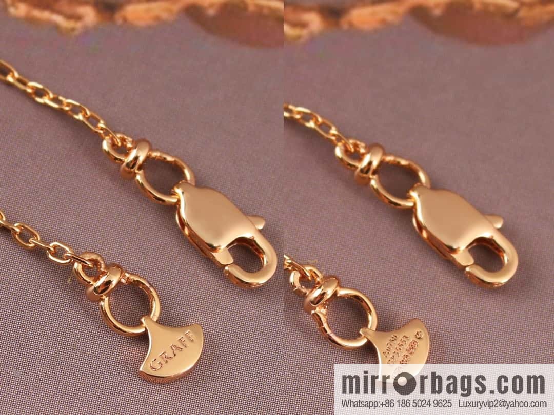 GRAFF Glossy flower necklace