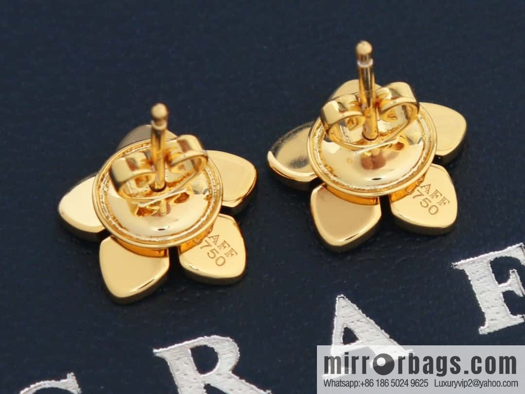 GRAFF Flower πΊ stud earrings