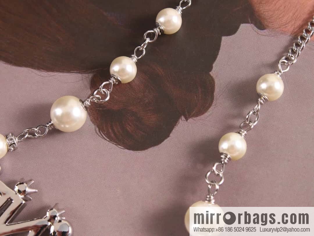 New ☑️ Chanel silver 23p pearl full diamond letter necklace
