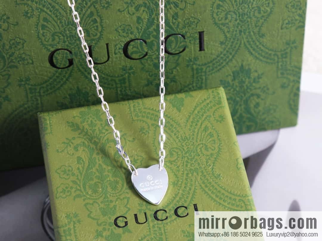 New Gucci gucci love peach heart necklace bracelet