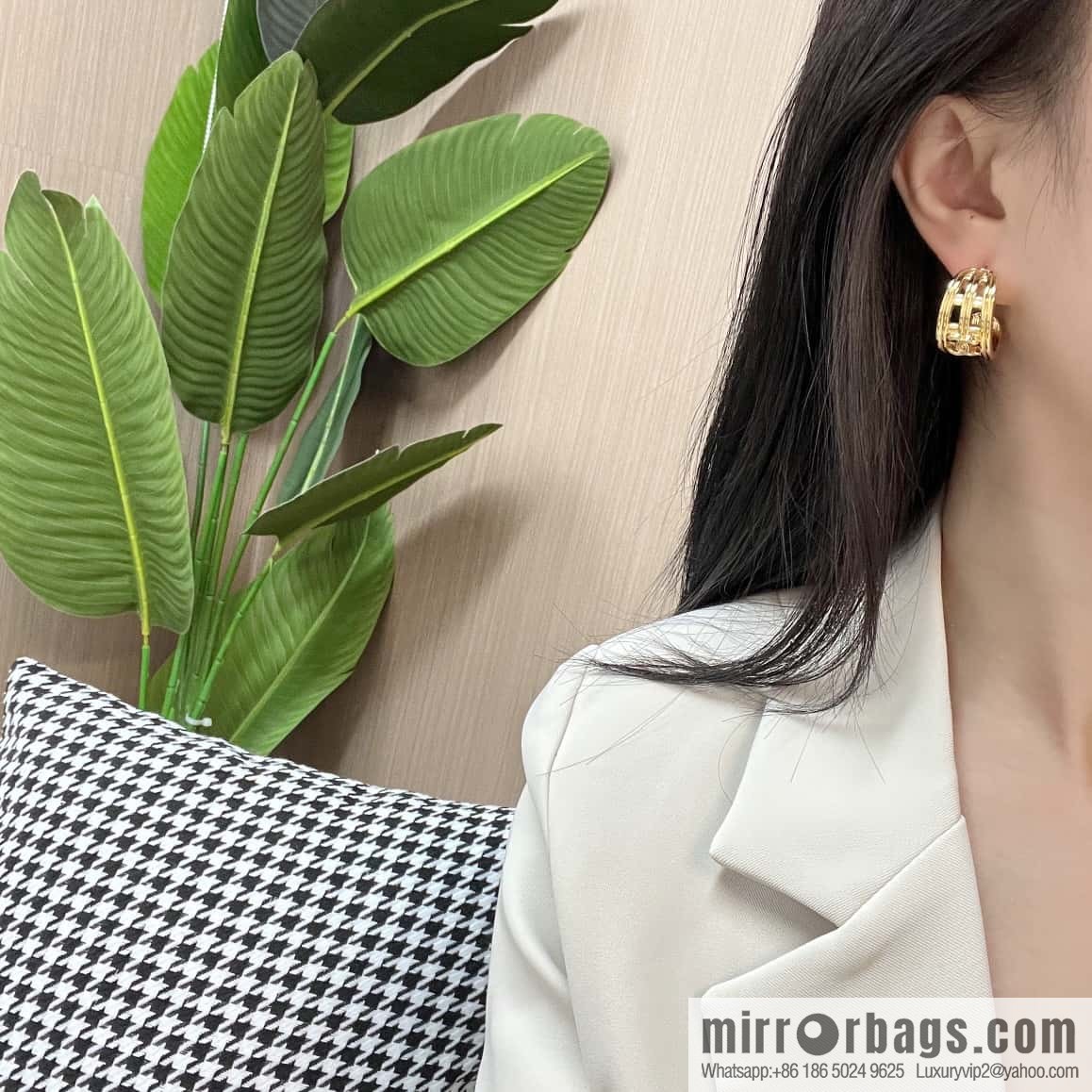 New ☑️ Chanel medieval series gold semi-round double c cut-out earrings