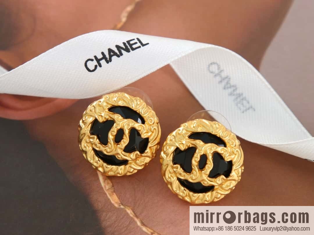 New ☑️ Chanel medieval series gold round double c earrings