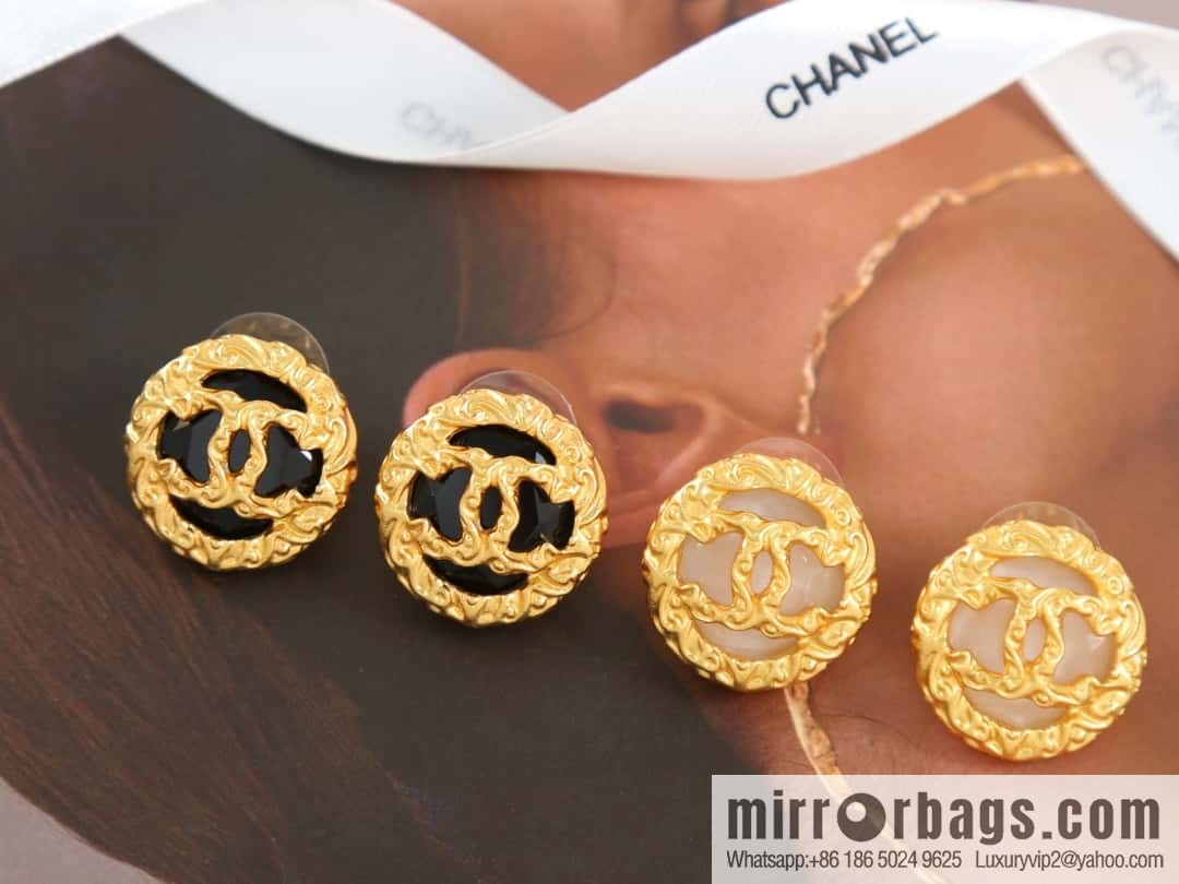New ☑️ Chanel medieval series gold round double c earrings
