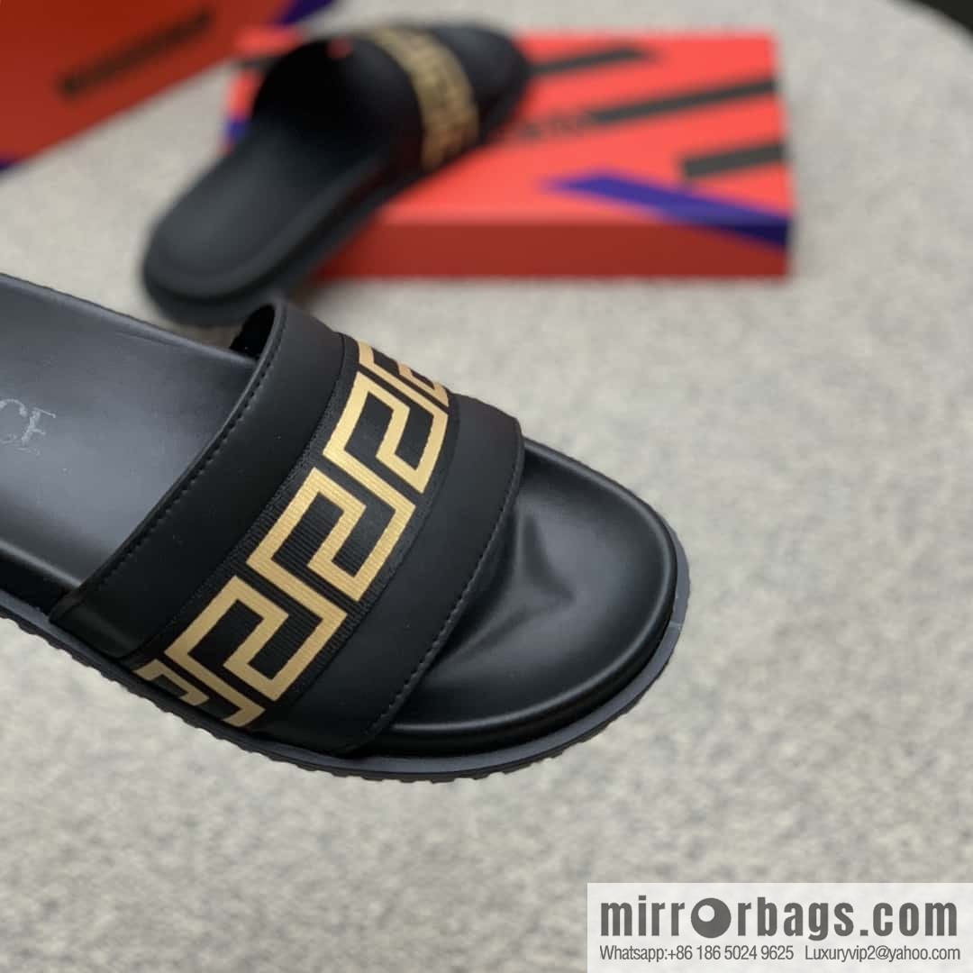 Versace uses black calfskin men's sandals