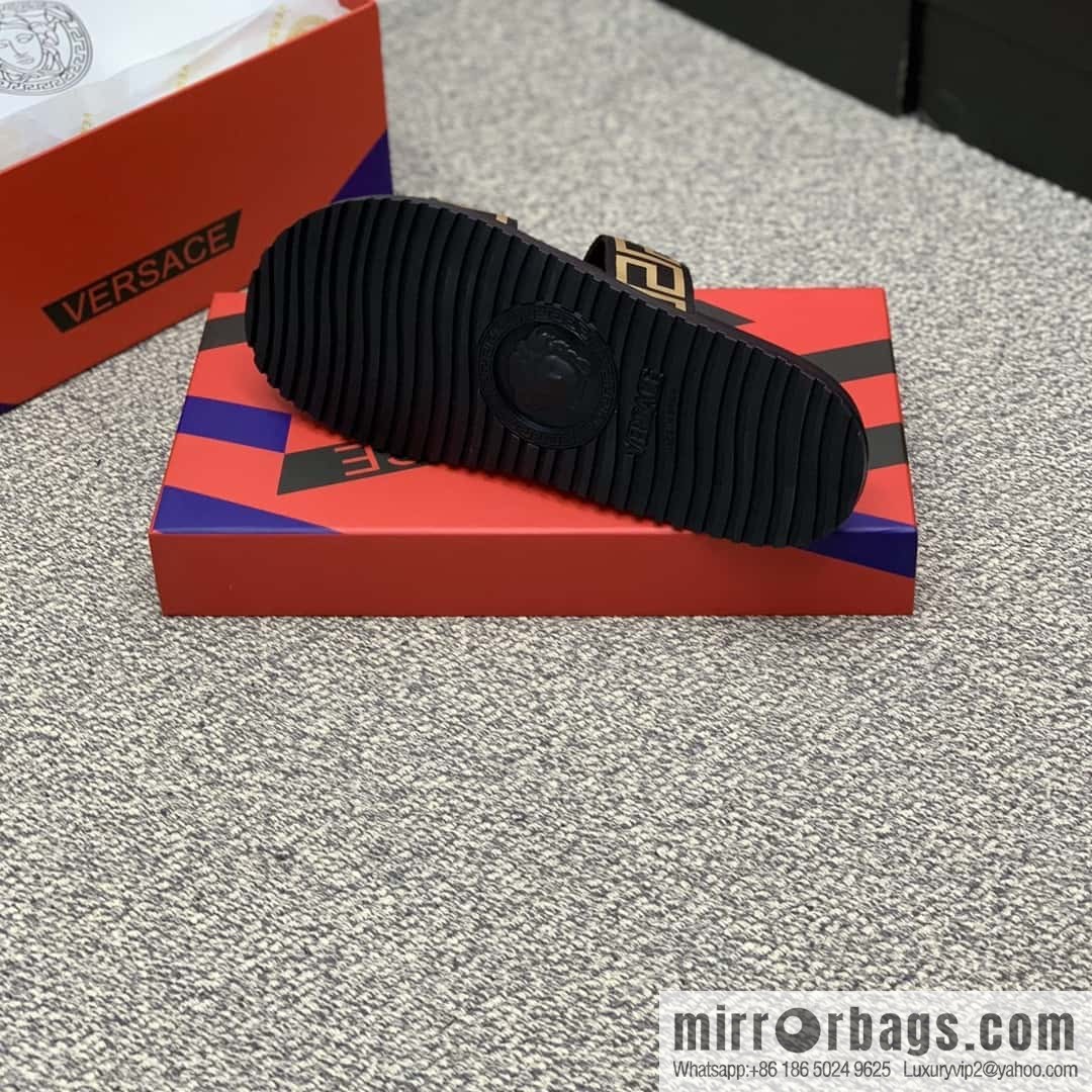 Versace uses black calfskin men's sandals