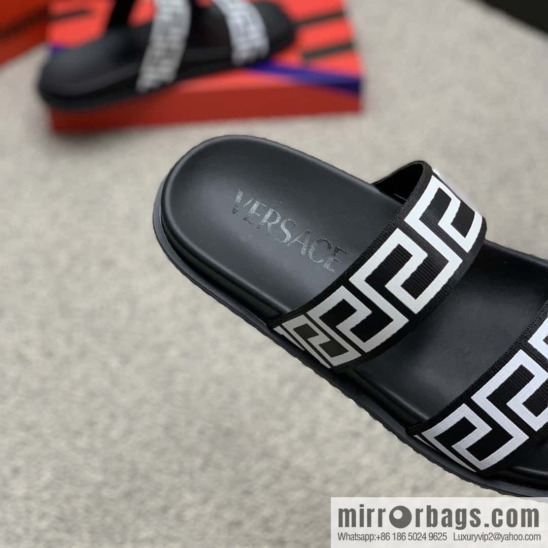 Versace uses black calfskin men's sandals
