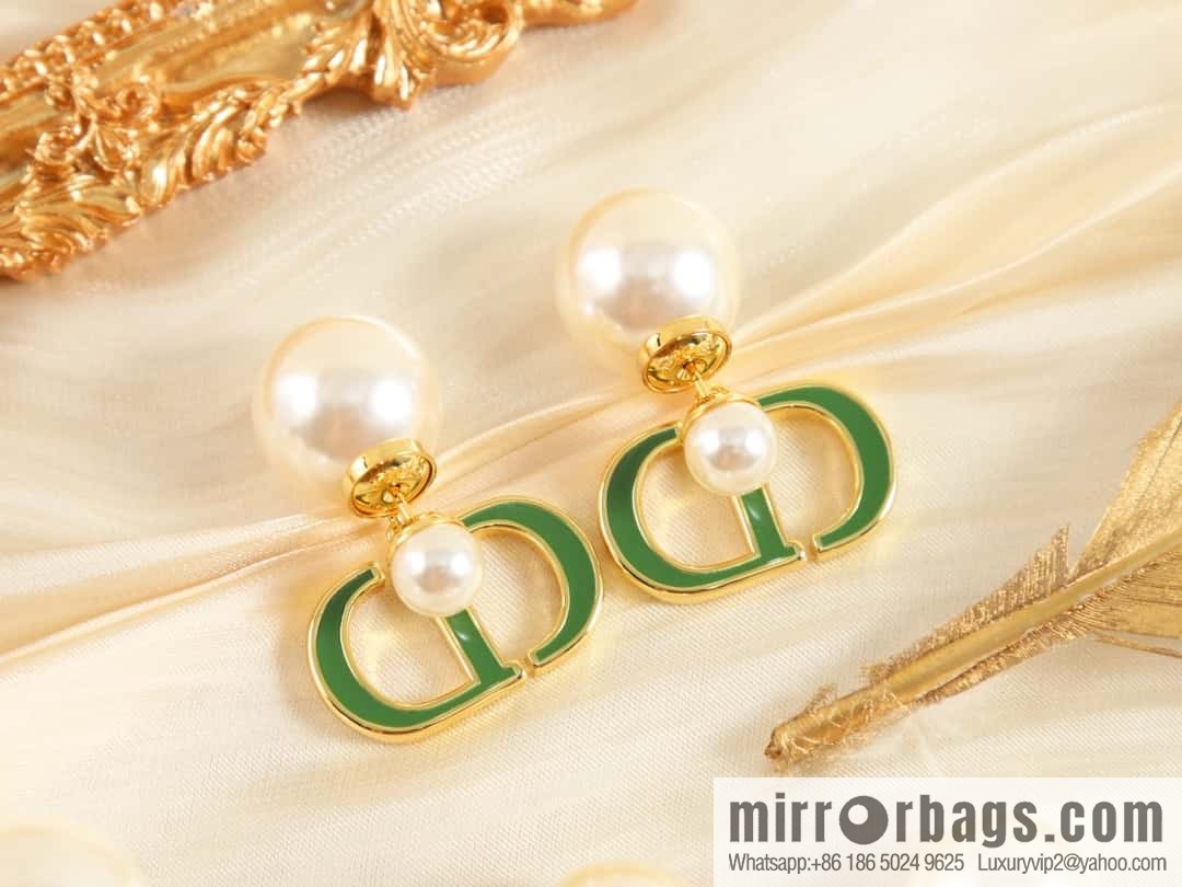 New ☑️ Dior size pearl CD stud earrings