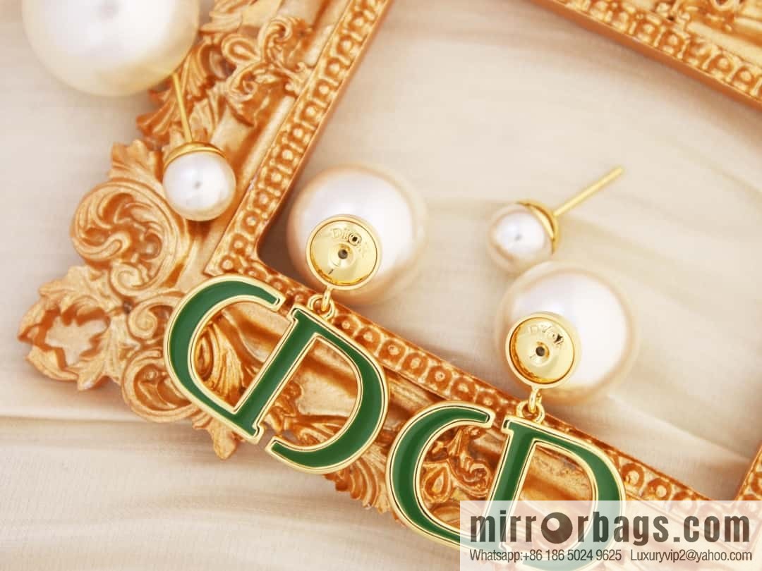 New ☑️ Dior size pearl CD stud earrings